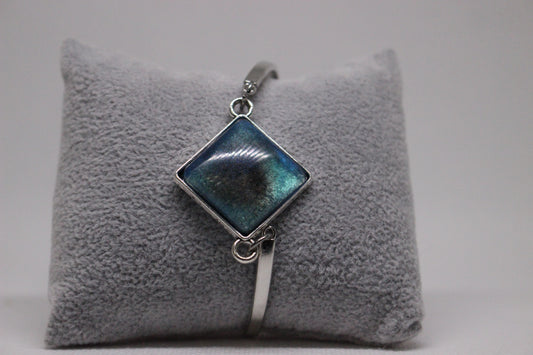 Elegant Silver Resin Stone Bracelet (2220) for All Occasions
