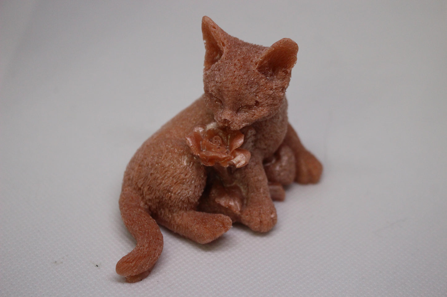 Cat Smelling Flower (2573) Charming Resin Décor Piece