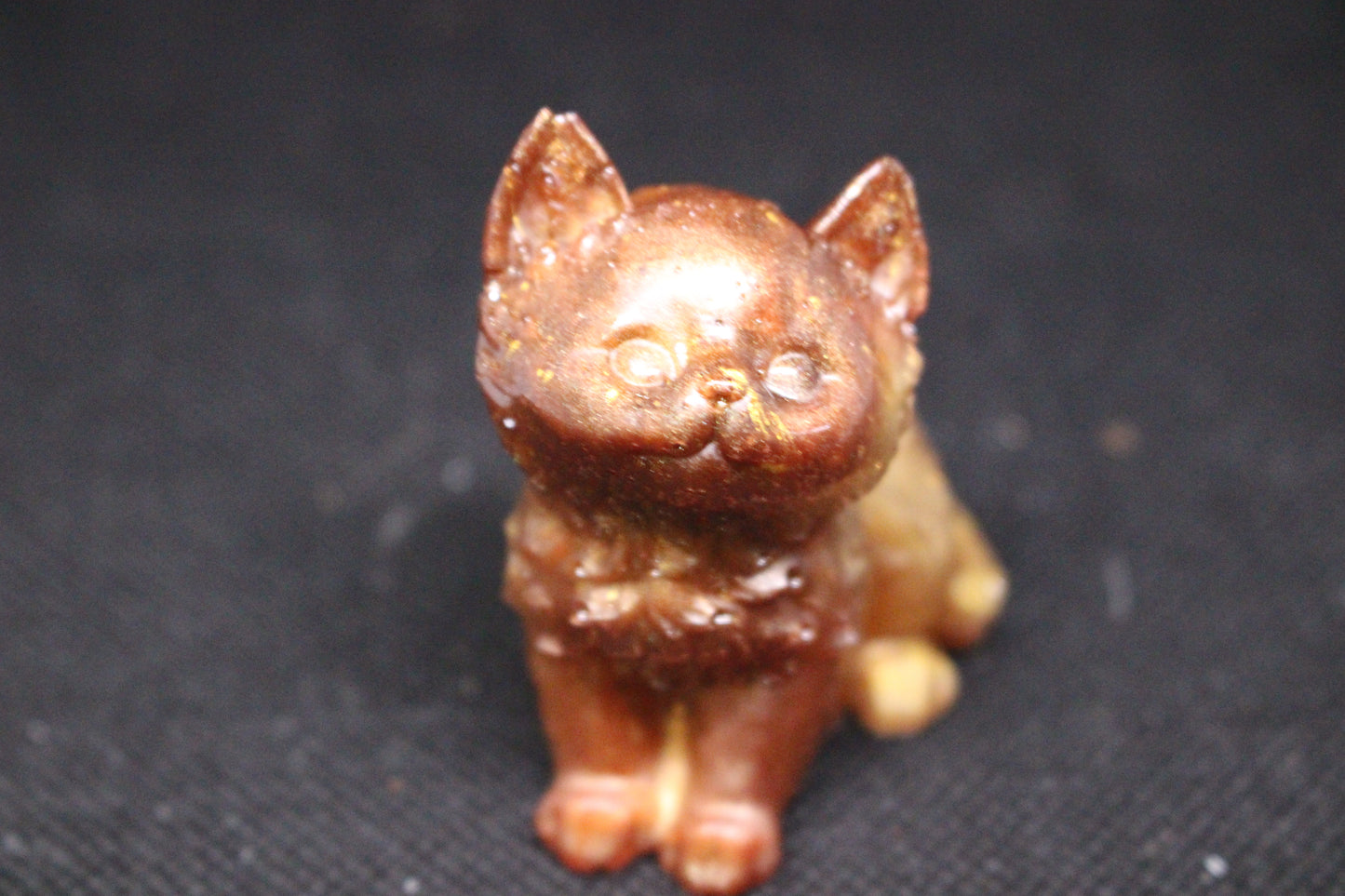 Sitting Fluffy Cat Resin Figurine for Home Decor