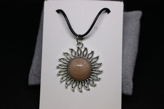 Peach Sunburst Resin Pendant Necklace for Stylish Elegance