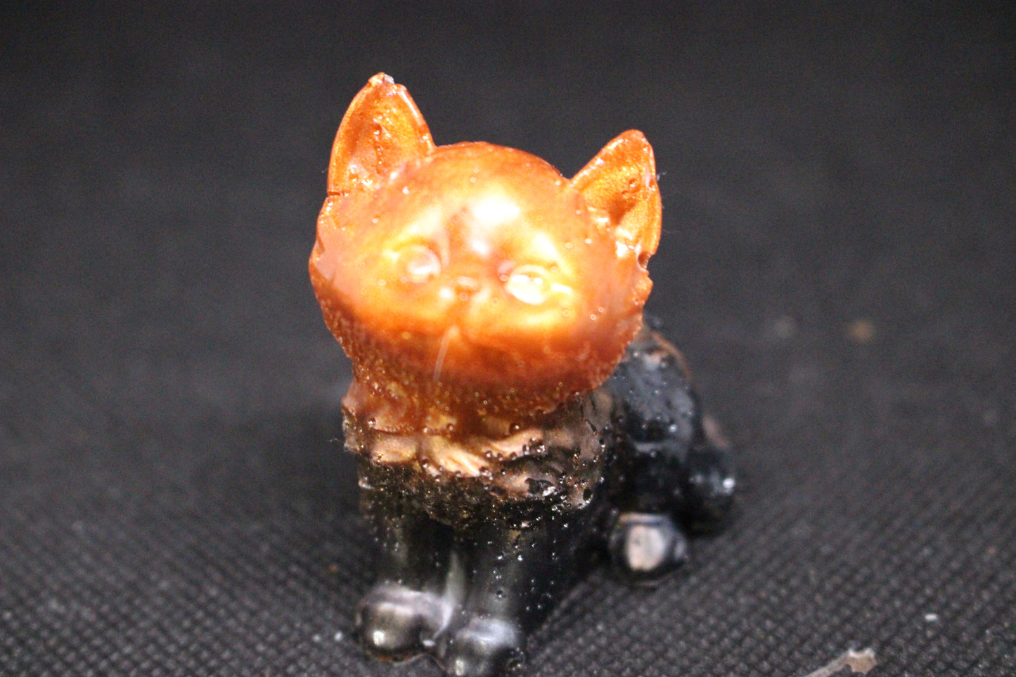 Sitting Fluffy Cat Resin Figurine for Home Decor