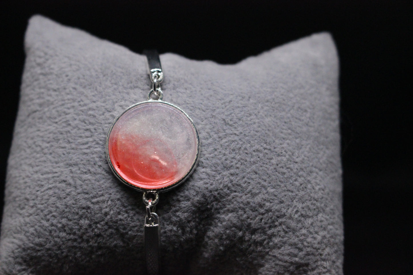 Silver Resin Stone Bracelet for Elegant Everyday Wear