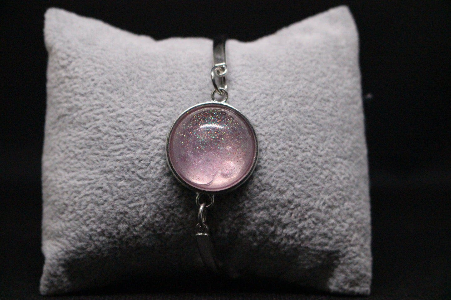Elegant Silver Resin Stone Bracelet for Stylish Accessories
