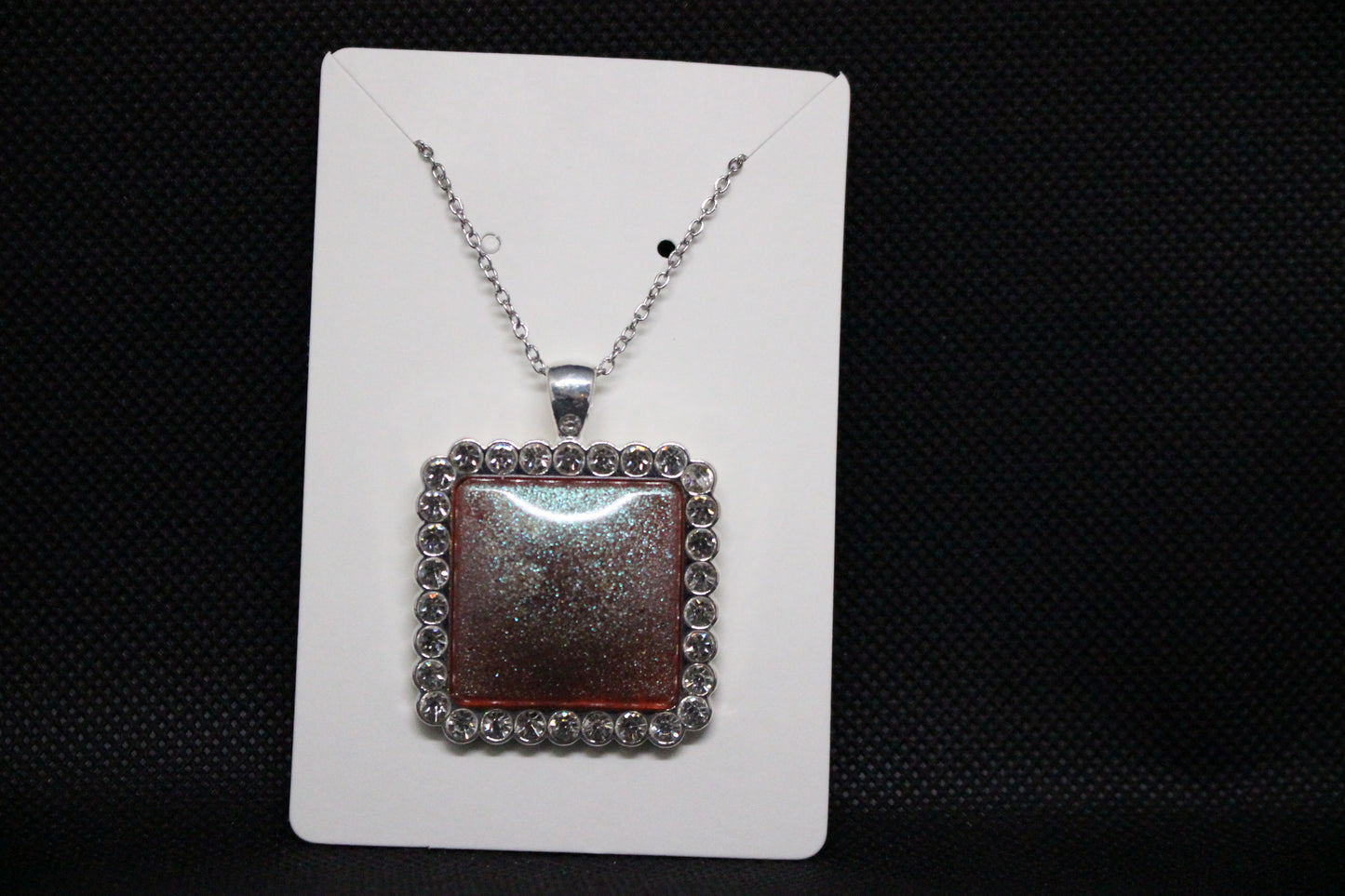 Stylish Pendant Necklace with Sparkle Stones for Any Occasion