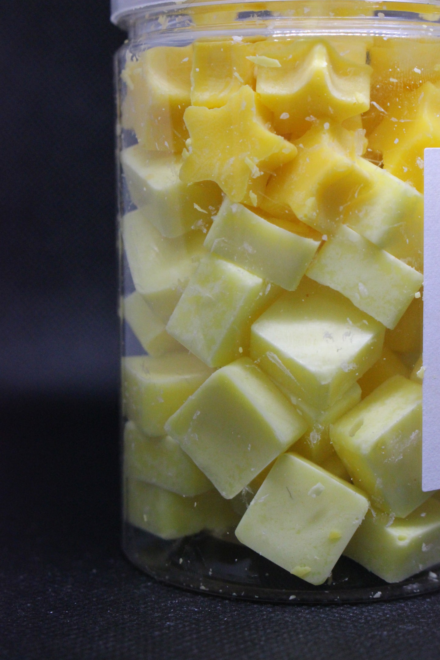 Soy Mini Wax Melts in Invigorating Orange Scent