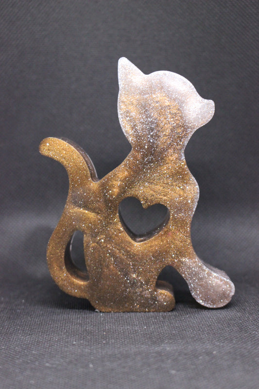 Handmade Sitting Cat With Heart Resin Figurine 4.5 Inch