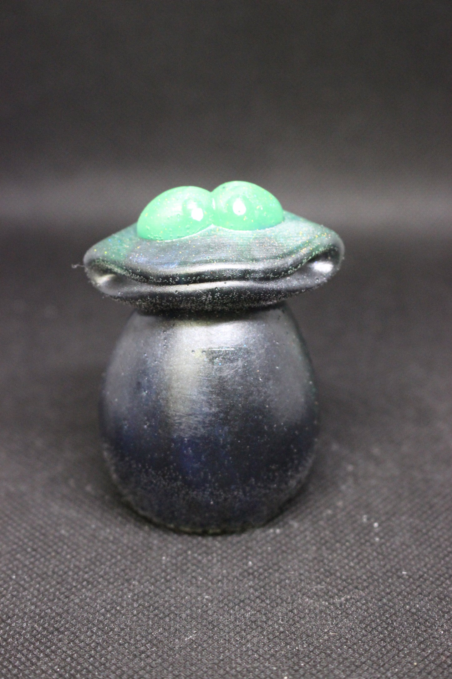 Charming Flat Mouth Frog Resin Garden Decor Piece