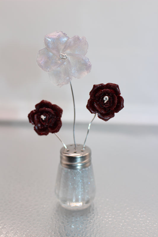 Mini Salt Shaker Resin Flowers with Handmade Design