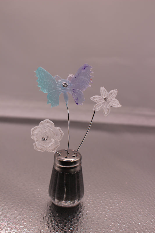 Mini Salt Shaker Resin Flowers with Handmade Designs