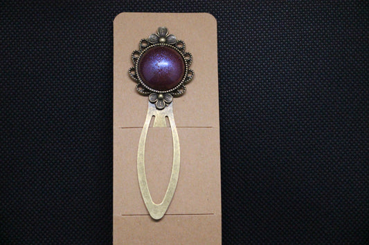 Resin / metal Bookmark (2785)